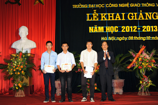 Khai giảng năm học 2012 - 2013
