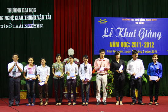 Lễ khai giảng năm học 2011 - 2012 Đại học Công nghệ GTVT - cơ sở Thái Nguyên