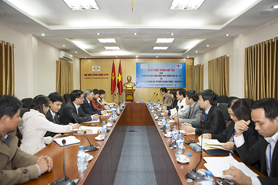 Lễ ký thỏa thuận hợp tác giữa Trường Đại học Công nghệ Giao thông Vận tải và Công ty cổ phần vật tư thiết bị giao thông (TRANSMECO)