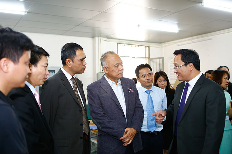 hiện đại nhất