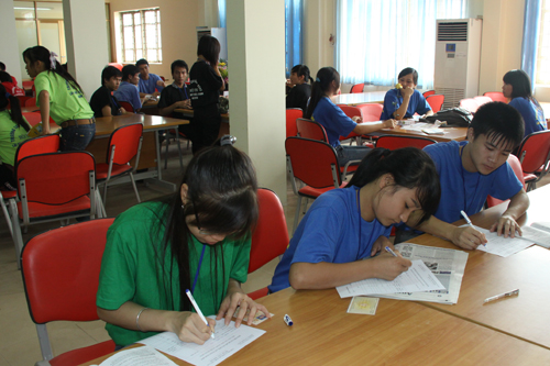 Hội thi Lái xe mô tô, ô tô giỏi và an toàn trường Cao đẳng GTVT năm 2010