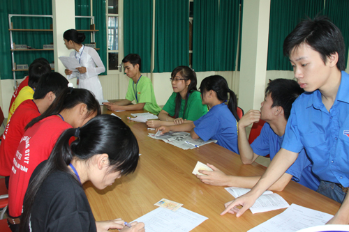 Hội thi Lái xe mô tô, ô tô giỏi và an toàn trường Cao đẳng GTVT năm 2010