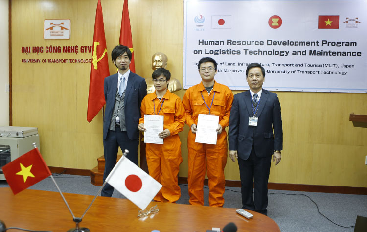 Lễ bế giảng khoá đào tạo về kỹ thuật Logistics