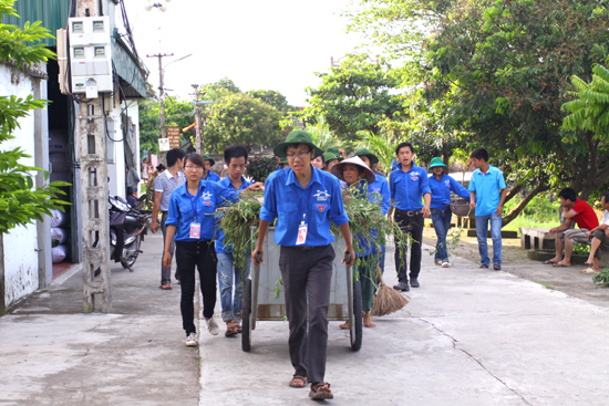 SVTN trường Đại học Công nghệ GTVT hoạt động tại Đông Lỗ, Ứng Hòa, Hà Nội năm 2011