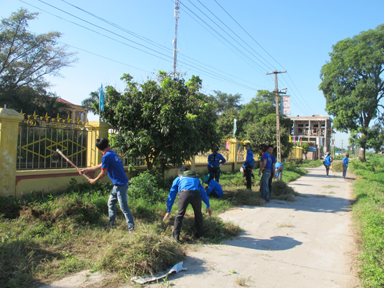 SVTN trường Đại học Công nghệ GTVT hoạt động tại Đông Lỗ, Ứng Hòa, Hà Nội năm 2011