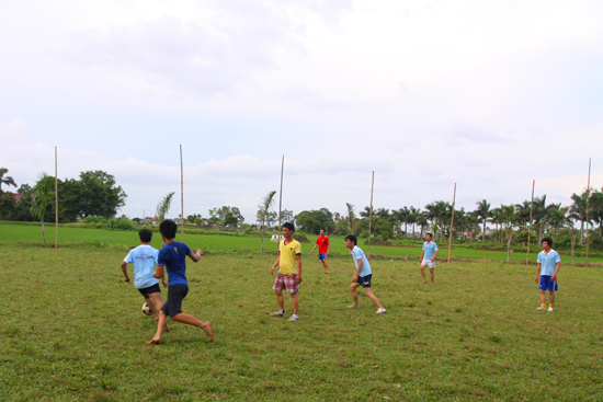 SVTN trường Đại học Công nghệ GTVT hoạt động tại Đông Lỗ, Ứng Hòa, Hà Nội năm 2011