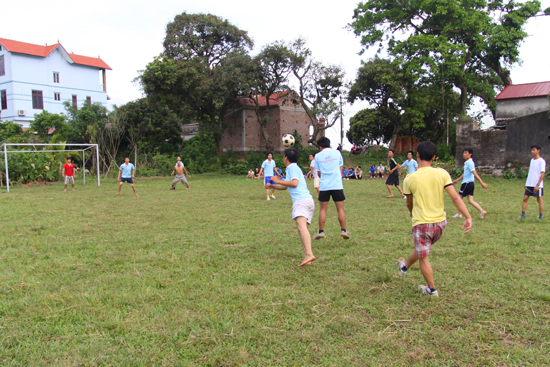 SVTN trường Đại học Công nghệ GTVT hoạt động tại Đông Lỗ, Ứng Hòa, Hà Nội năm 2011