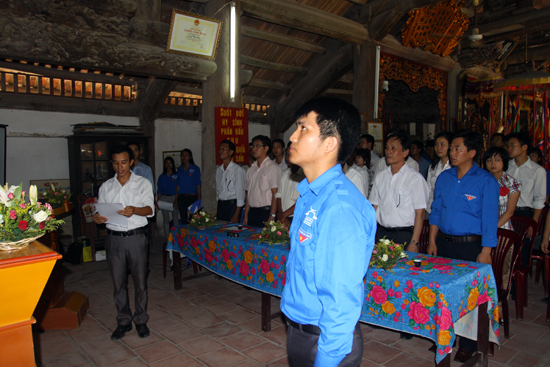 SVTN trường Đại học Công nghệ GTVT hoạt động tại Đông Lỗ, Ứng Hòa, Hà Nội năm 2011