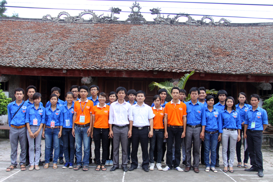 SVTN trường Đại học Công nghệ GTVT hoạt động tại Đông Lỗ, Ứng Hòa, Hà Nội năm 2011