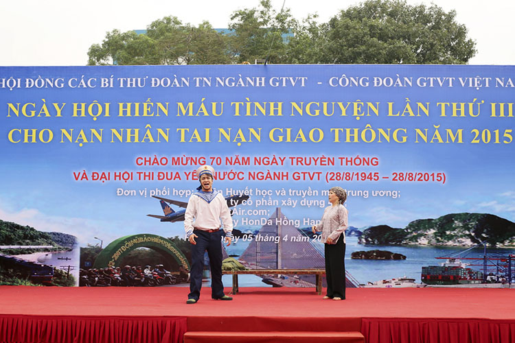 Ngày hội hiến máu tình nguyện vì nạn nhân tai nạn giao thông năm 2015