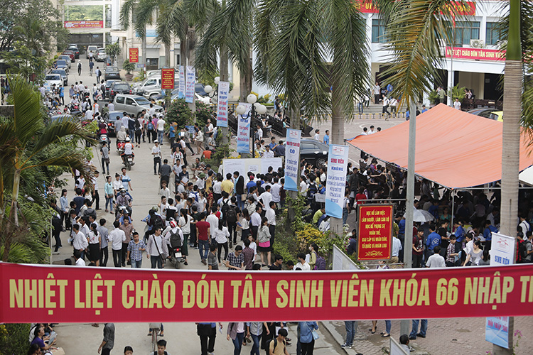 rộn ràng không khí nhập trường k66