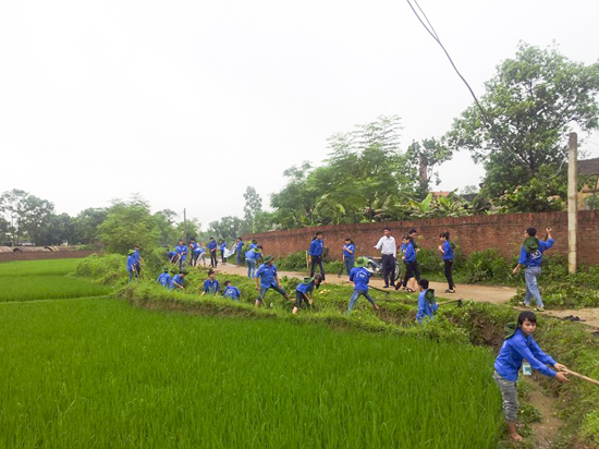 Sinh viên tình nguyện đại học công nghệ gtvt năm 2013