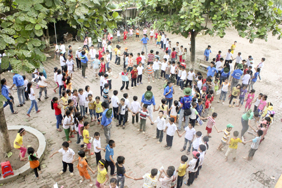 Sinh viên tình nguyện đại học công nghệ gtvt năm 2013