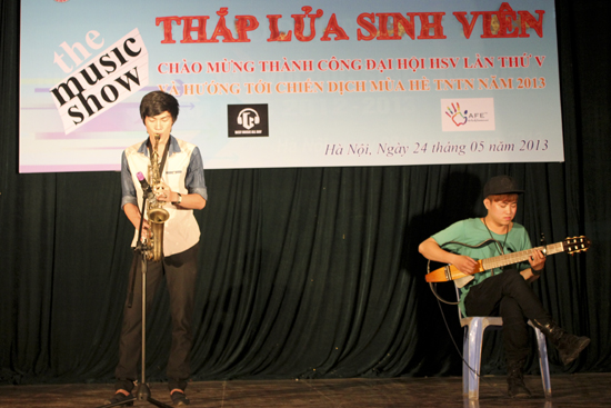 Thắp lửa sinh viên 2013
