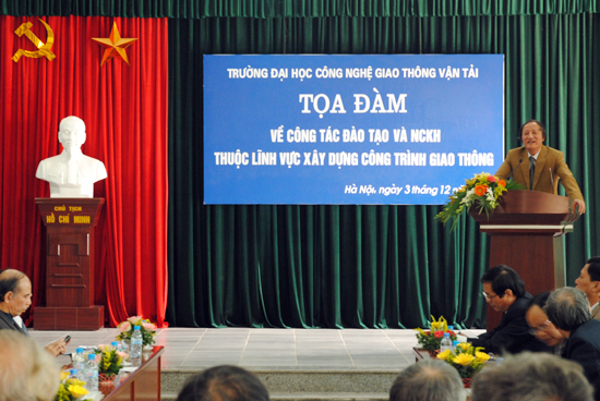 (utt.vn) Tọa đàm về công tác đào tạo, NCKH thuộc lĩnh vực xây dựng công trình giao thông