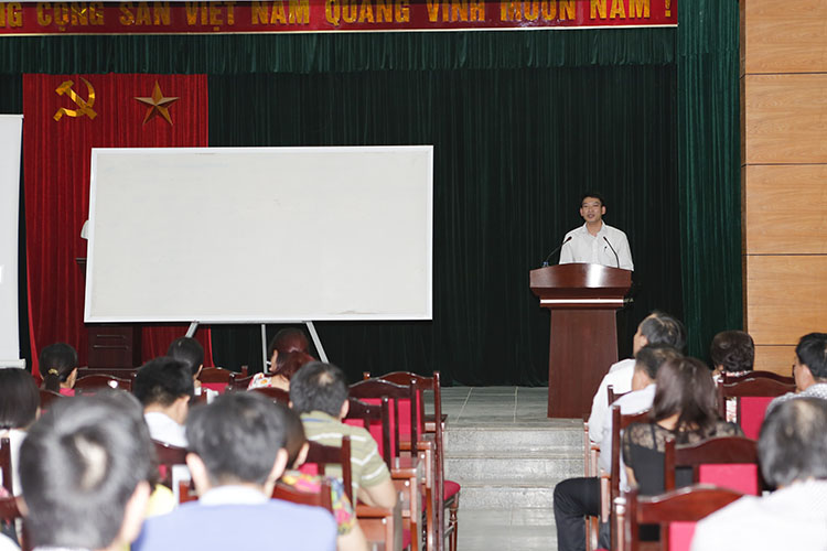 PGS.TS. Đào Văn Đông - Hiệu trưởng Nhà trường phát biểu khai mạc lớp bồi dưỡng soạn thảo văn bản