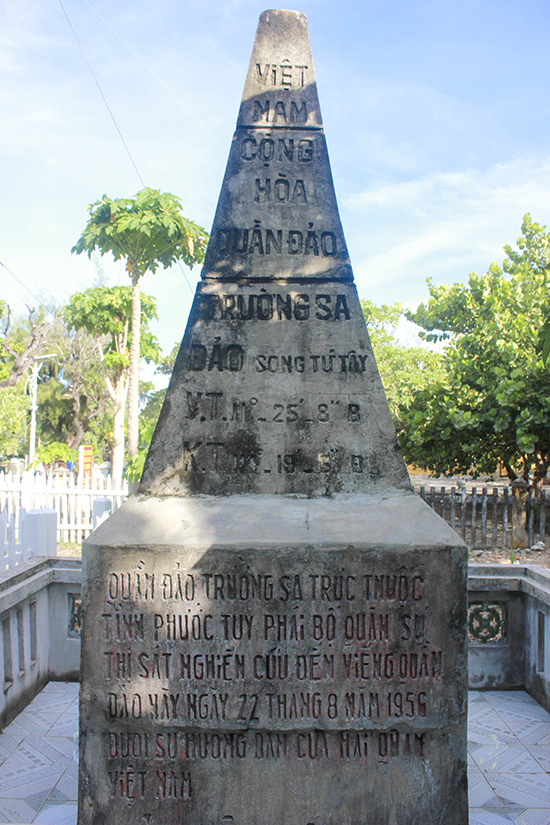 Hướng về biển đảo quê hương