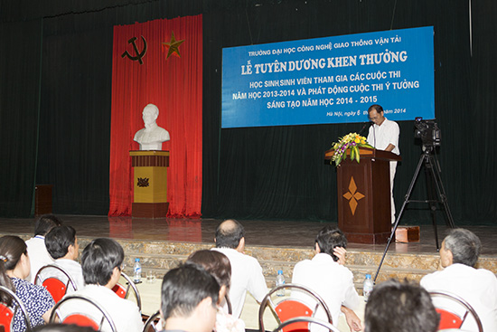 Tuyên dương khen thưởng học sinh sinh viên 2014