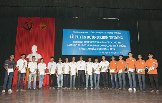 Tuyên dương khen thưởng học sinh sinh viên 2014