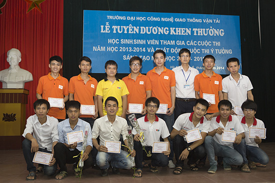 Tuyên dương khen thưởng học sinh sinh viên 2014