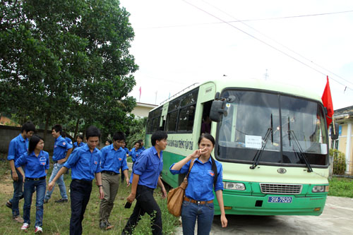 SVTN Cao đẳng GTVT hoạt động tình nguyện tại Tuyên Quang hè 2010