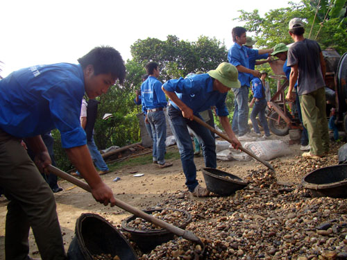 SVTN Cao đẳng GTVT hoạt động tình nguyện tại Tuyên Quang hè 2010