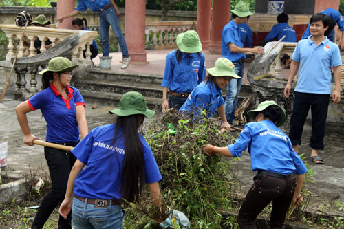 SVTN Cao đẳng GTVT hoạt động tình nguyện tại Tuyên Quang hè 2010