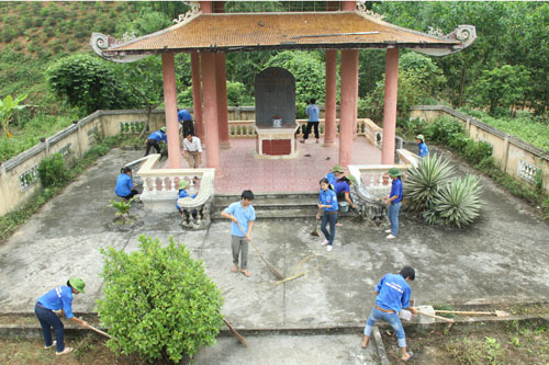 SVTN Cao đẳng GTVT hoạt động tình nguyện tại Tuyên Quang hè 2010