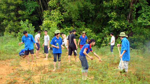 SVTN Cao đẳng GTVT hoạt động tình nguyện tại Tuyên Quang hè 2010