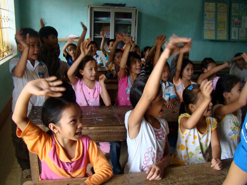 SVTN Cao đẳng GTVT hoạt động tình nguyện tại Tuyên Quang hè 2010