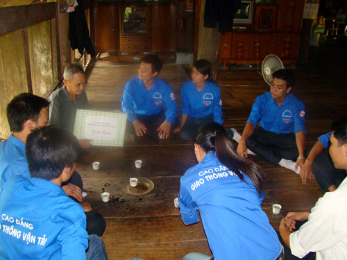 SVTN Cao đẳng GTVT hoạt động tình nguyện tại Tuyên Quang hè 2010