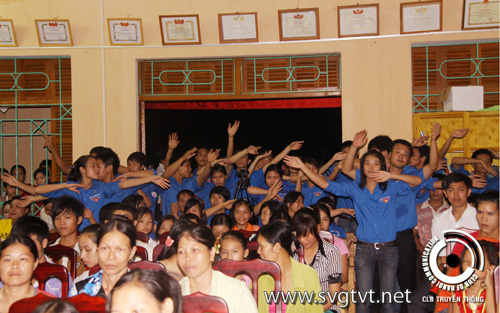 SVTN Cao đẳng GTVT hoạt động tình nguyện tại Tuyên Quang hè 2010