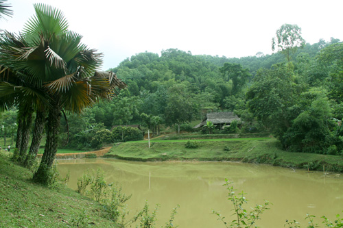 Đoàn đại biểu trường Cao đẳng GTVT thăm Làng Chẩu, xã Thắng Quân, huyện Yên Sơn, tỉnh Tuyên Quang