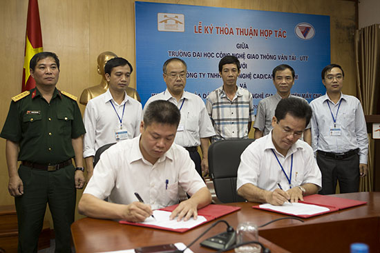 Lễ ký kết hợp tác giữa UTT và CadCam Việt nam