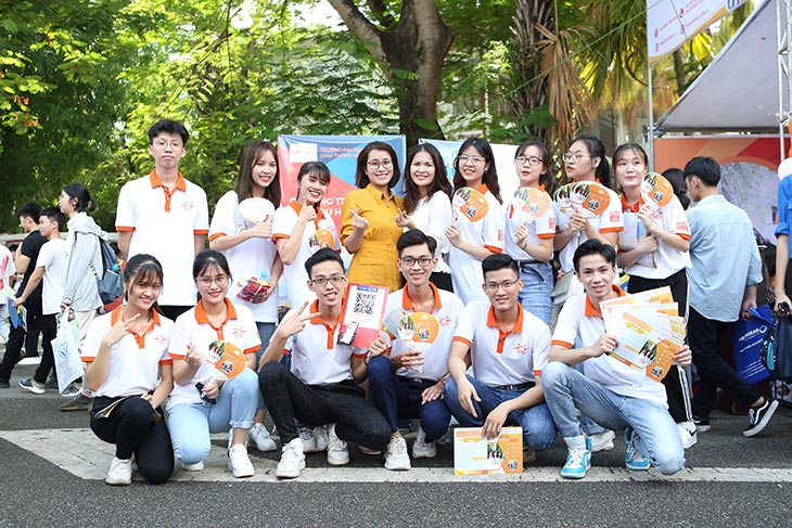 Sinh viên Đại học Công nghệ Giao thông vận tải