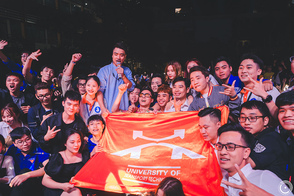 Đại nhạc hội Đêm giao thông Chào khóa 71