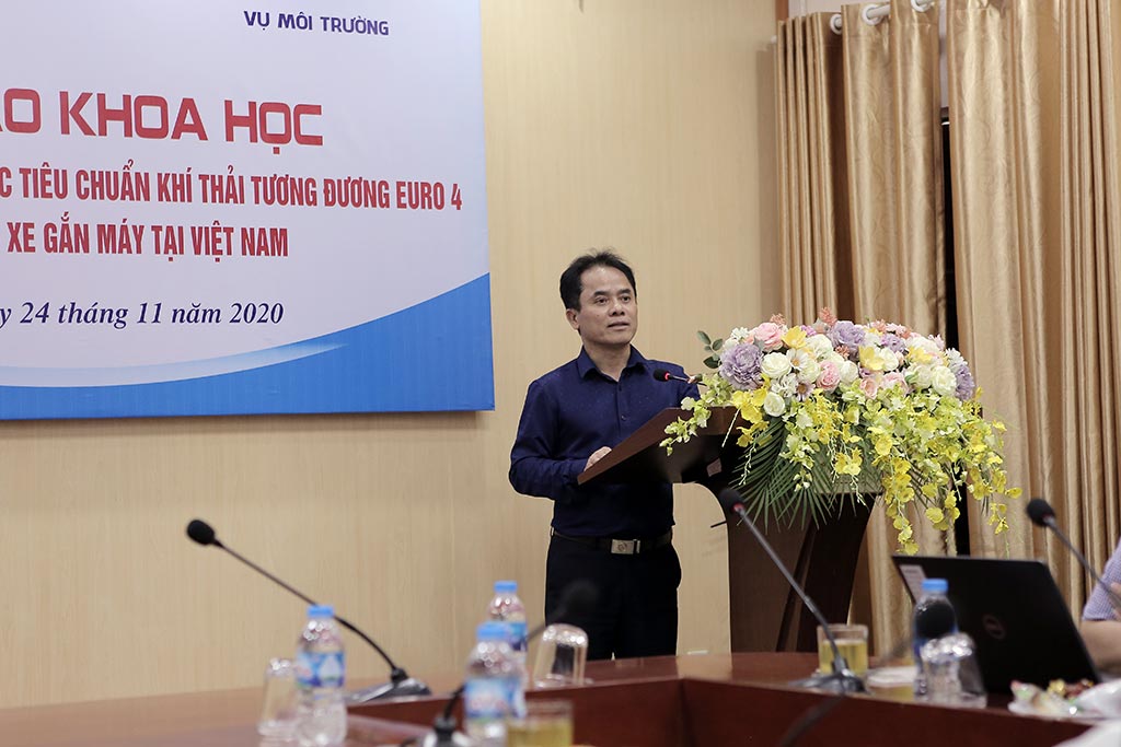 PGS.TS Vũ Ngọc Khiêm, Bí thư Đảng ủy, Chủ tịch Hội đồng Trường, Chủ nhiệm đề tài phát biểu tại Hội thảo