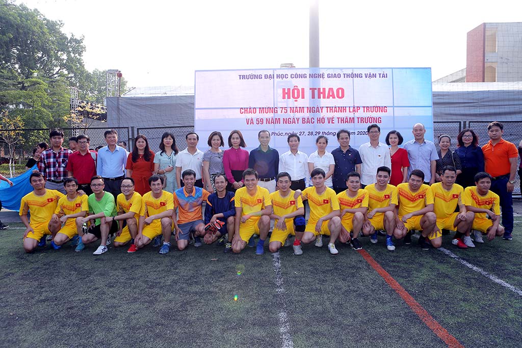 Hội trại kỷ niệm 75 năm ngày thành lập trường Đại học Công nghệ GTVT