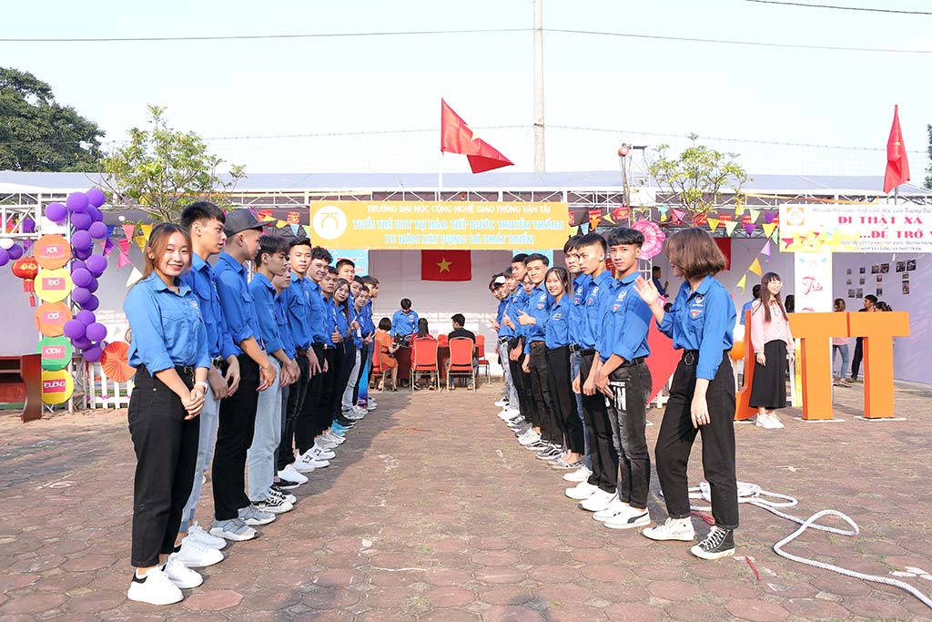 Hội trại kỷ niệm 75 năm ngày thành lập trường Đại học Công nghệ GTVT