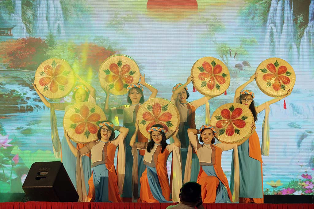 Hội trại kỷ niệm 75 năm ngày thành lập trường Đại học Công nghệ GTVT