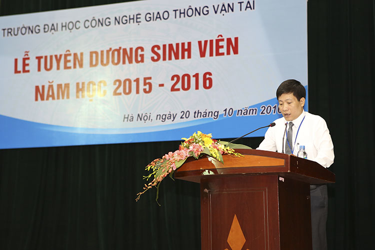 Lễ tuyên dương sinh viên tiêu biểu xuất sắc năm học 2015 - 2016