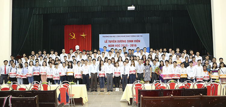 Lễ tuyên dương sinh viên tiêu biểu xuất sắc năm học 2015 - 2016
