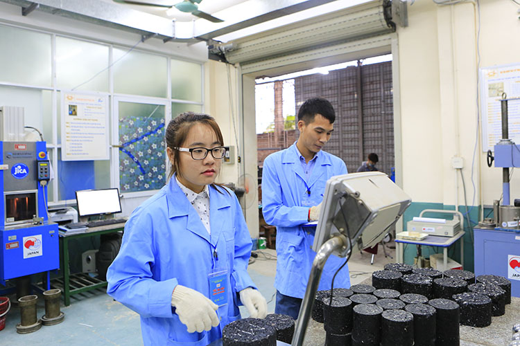 Phạm Huyền Mai luôn say mê nghiên cứu khoa học