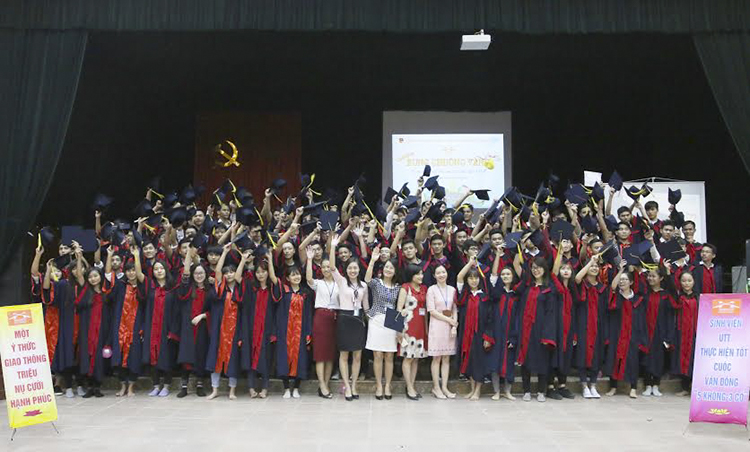 UTT Rung chuông vàng 2016