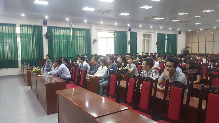 Sinh viên cơ khí UTT giao lưu với doanh nghiệp