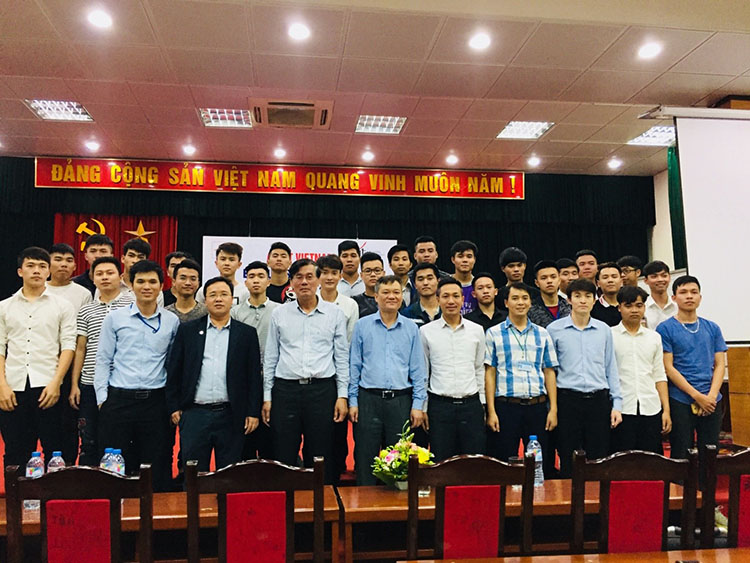 Sinh viên cơ khí UTT giao lưu với doanh nghiệp