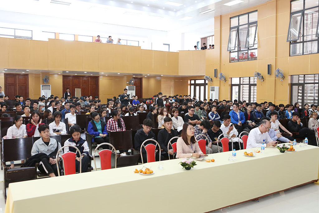 Talkshow sinh viên với việc làm trái ngành