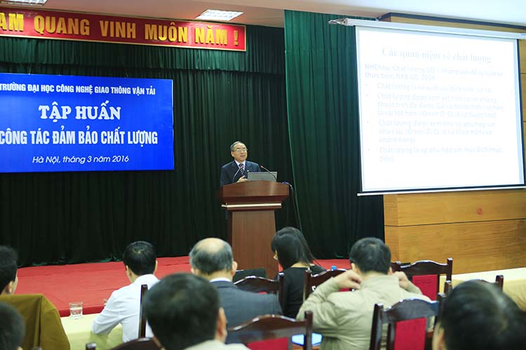 PGS.TS. NGô Doãn Đãi trình bày tổng quan về Hệ thống kiểm định chất lượng của Hòa Kỳ và Châu Âu