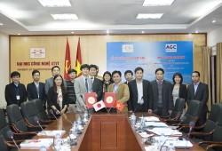 Lễ ký biên bản thỏa thuận hợp tác giữa Công ty TNHH AGC Asia Pacific và trường Đại học Công nghệ GTVT