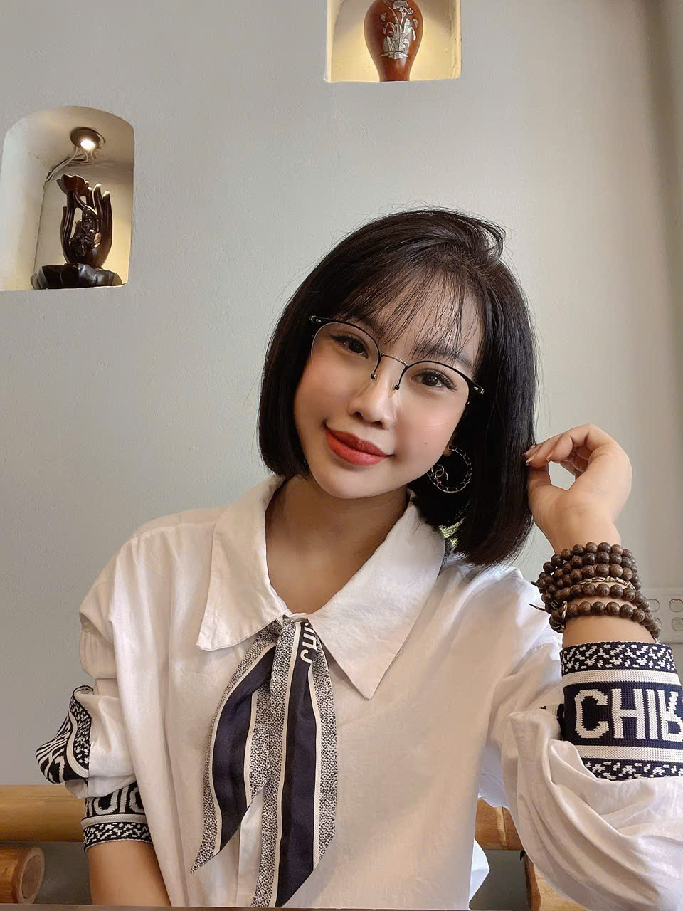 Thay đổi avatar. Nên chọn ảnh kích thước 140 x 140 Nguyễn Thị Lý